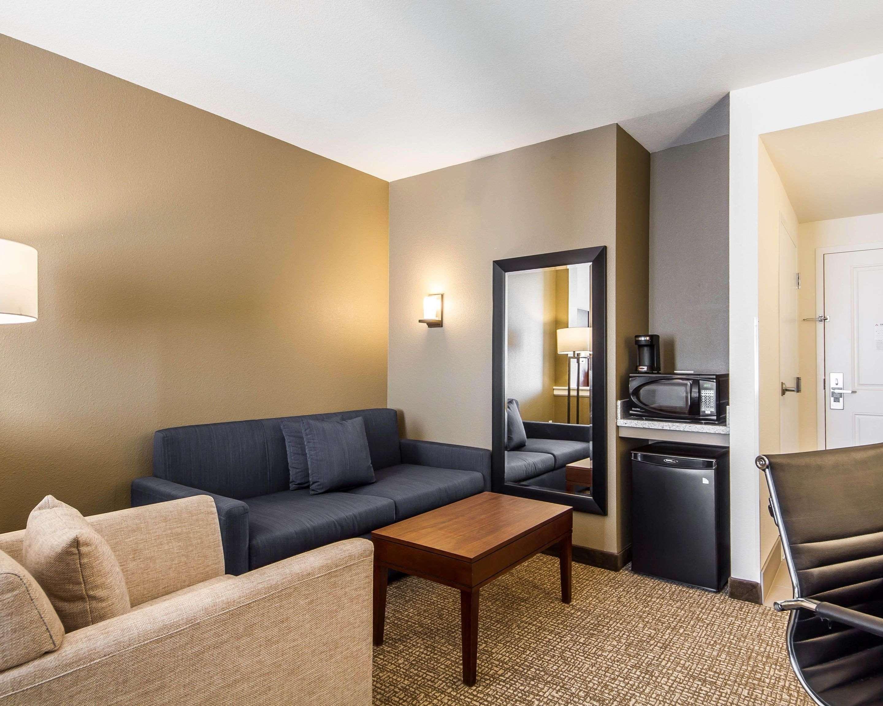 Comfort Suites Woodland - Sacramento Airport Exterior photo